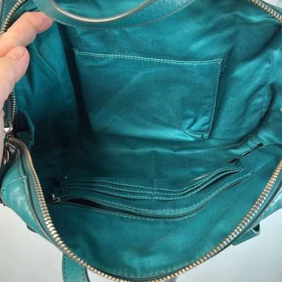 Fossil Leather CROSSBODY Like New - Picture 7 of 8